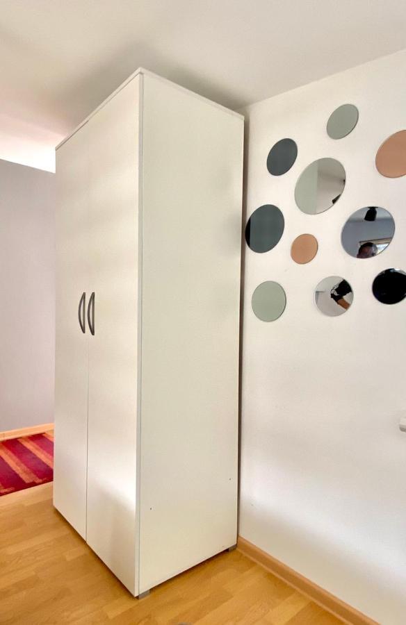 Viv Apartment 3 Nis Luaran gambar