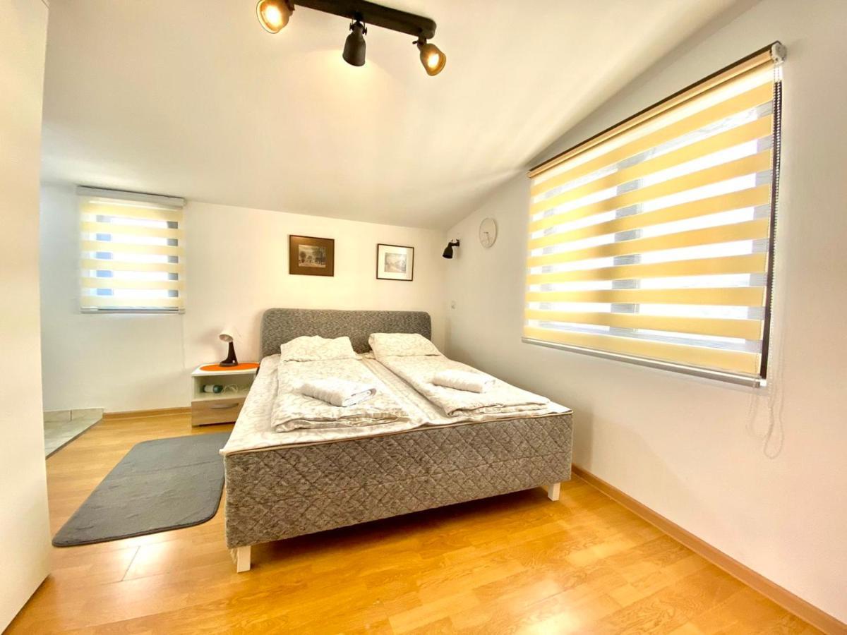 Viv Apartment 3 Nis Luaran gambar