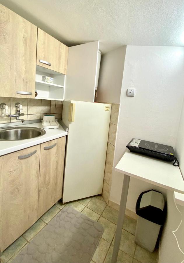 Viv Apartment 3 Nis Luaran gambar